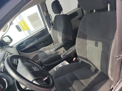 Used 2016 Dodge Grand Caravan SE w/ Quick Order Package 29E SE FWD image 9