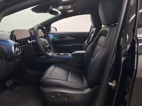 Used 2025 Chevrolet Equinox EV LT w/ Convenience Package image 13