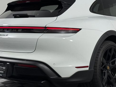 Used 2022 Porsche Taycan 4 Cross Turismo image 13