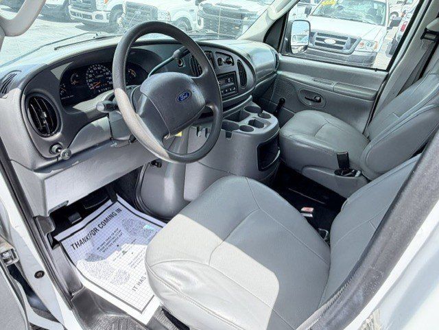 Used 2003 Ford E-350 and Econoline 350 Super Duty RWD image 10