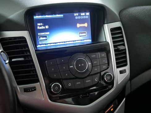 Used 2015 Chevrolet Cruze LTZ w/ Sun, Sound and Sport Package FWD image 22