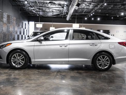 Used 2016 Hyundai Sonata SE FWD image 11