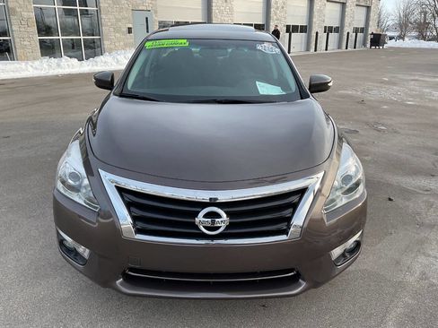 Used 2015 Nissan Altima 2.5 SV w/ Convenience Package image 12