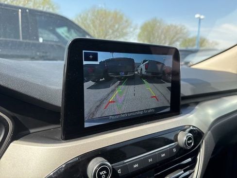 Used 2020 Ford Escape SE image 21