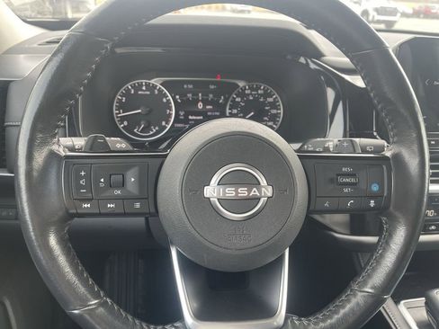 Used 2023 Nissan Pathfinder SL image 18