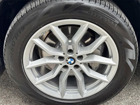 Used 2022 BMW X5 xDrive40i w/ Premium Package image 11