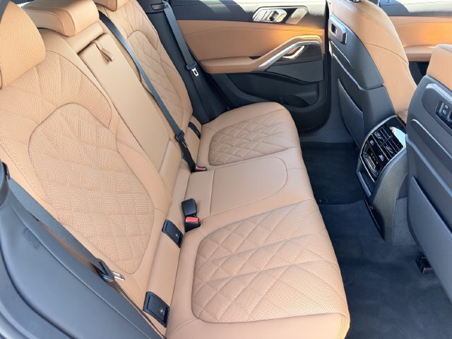 New 2027 BMW X6 xDrive40i w/ Climate Comfort Package AWD/4WD image 13