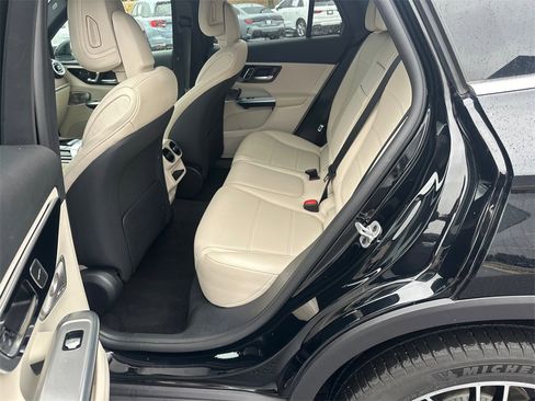 Certified 2025 Mercedes-Benz GLC 300 4MATIC image 23