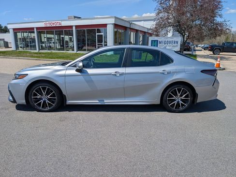 Used 2023 Toyota Camry SE w/ Cold Weather Package AWD/4WD image 2