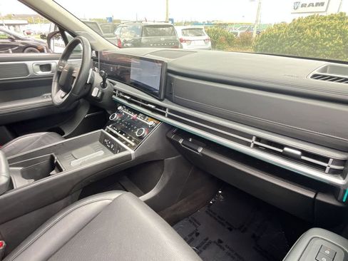 Used 2025 Hyundai Santa Fe Limited FWD image 33