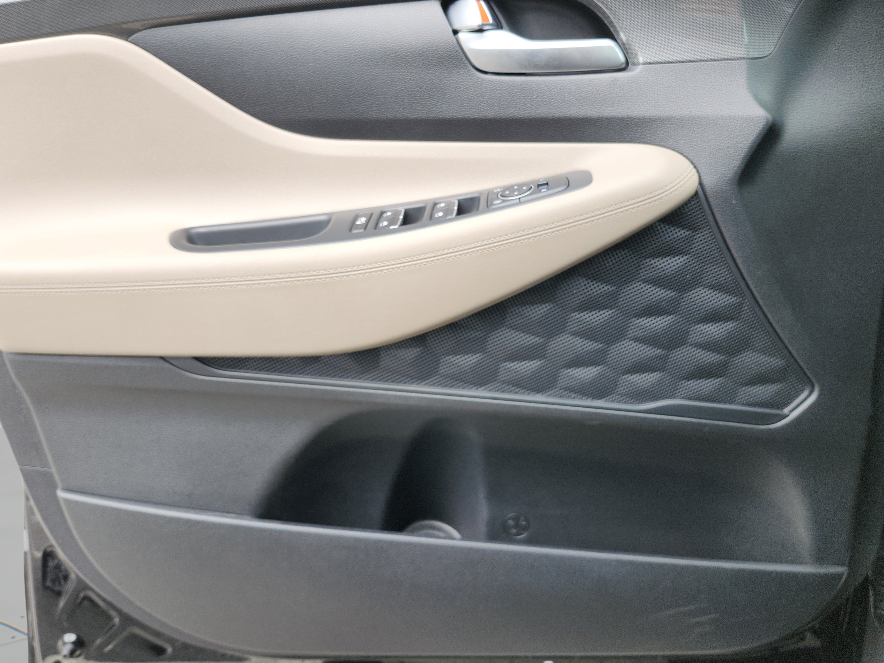 Certified 2023 Hyundai Santa Fe SEL FWD image 18