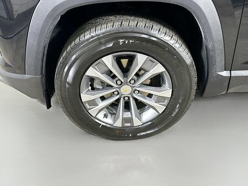 Used 2026 Chevrolet Equinox LT FWD image 8