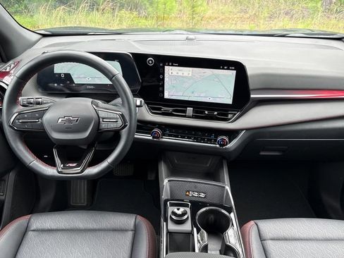 Used 2025 Chevrolet Equinox RS w/ Convenience Package III FWD image 23