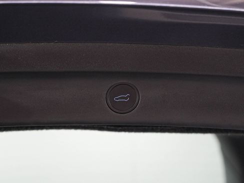 Used 2023 Tesla Model Y Long Range AWD/4WD image 17