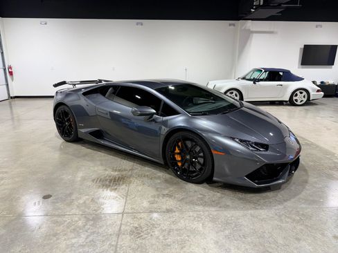 Used 2016 Lamborghini Huracan LP 610-4 AWD/4WD image 2