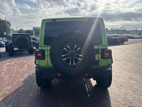 Used 2025 Jeep Wrangler Unlimited Rubicon AWD/4WD image 13