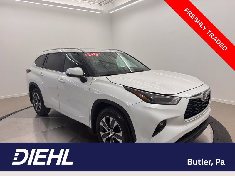Used 2024 Toyota Highlander XLE AWD/4WD image 1
