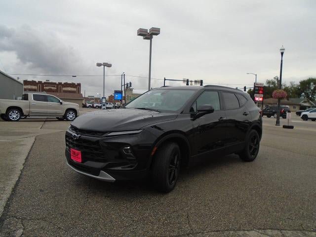 Certified 2025 Chevrolet Blazer LT w/ Convenience Package AWD/4WD image 3
