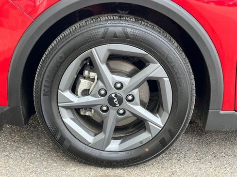 Used 2025 Kia K4 LXS image 27