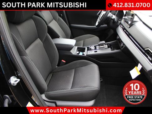 Used 2024 Mitsubishi Outlander ES AWD/4WD image 14