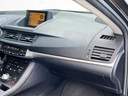 Used 2012 Lexus CT 200h Premium image 25