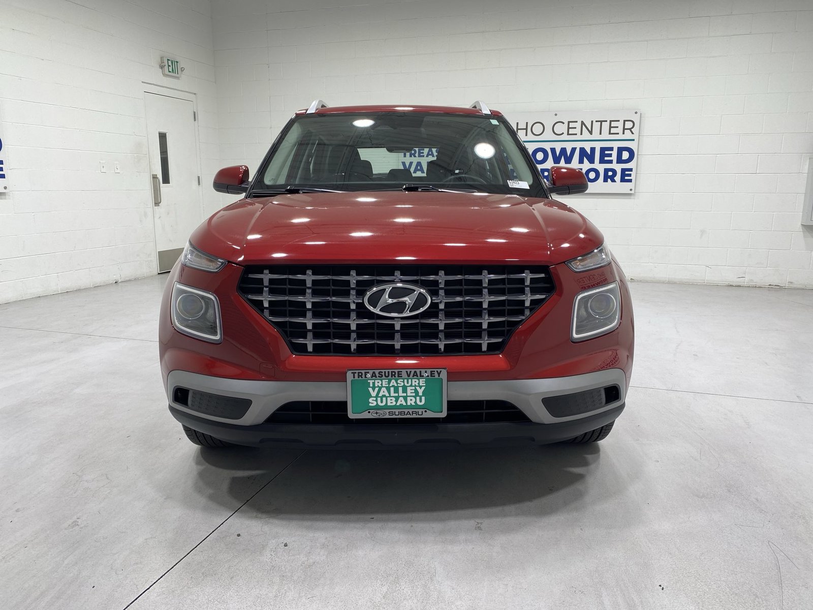 Used 2025 Hyundai Venue SEL FWD image 3