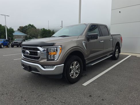 Used 2022 Ford F150 XLT w/ Equipment Group 302A High AWD/4WD image 8