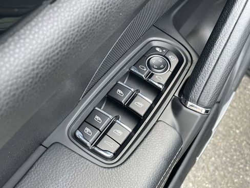 Used 2014 Porsche Cayenne image 24