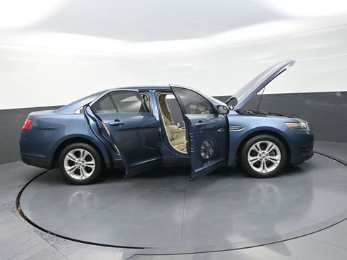 Used 2018 Ford Taurus SEL image 45