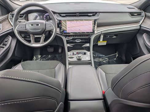 New 2026 Jeep Grand Cherokee Altitude AWD/4WD image 22