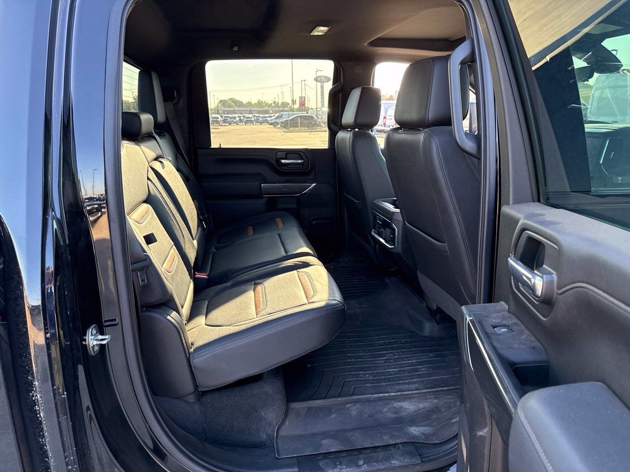 Used 2023 GMC Sierra 2500 AT4 w/ AT4 Preferred Package AWD/4WD image 11