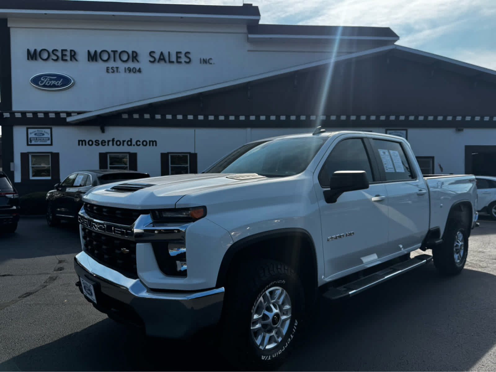 Used 2022 Chevrolet Silverado 2500 LT AWD/4WD image 1