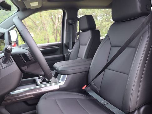 New 2026 Chevrolet Silverado 2500 LTZ w/ LTZ Premium Package AWD/4WD image 23