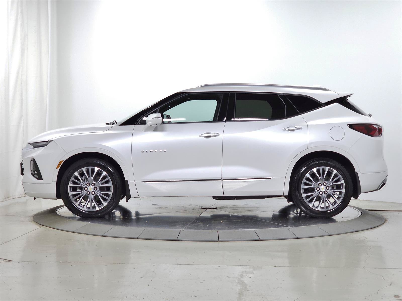 Used 2021 Chevrolet Blazer Premier w/ Driver Confidence II Package AWD/4WD image 4