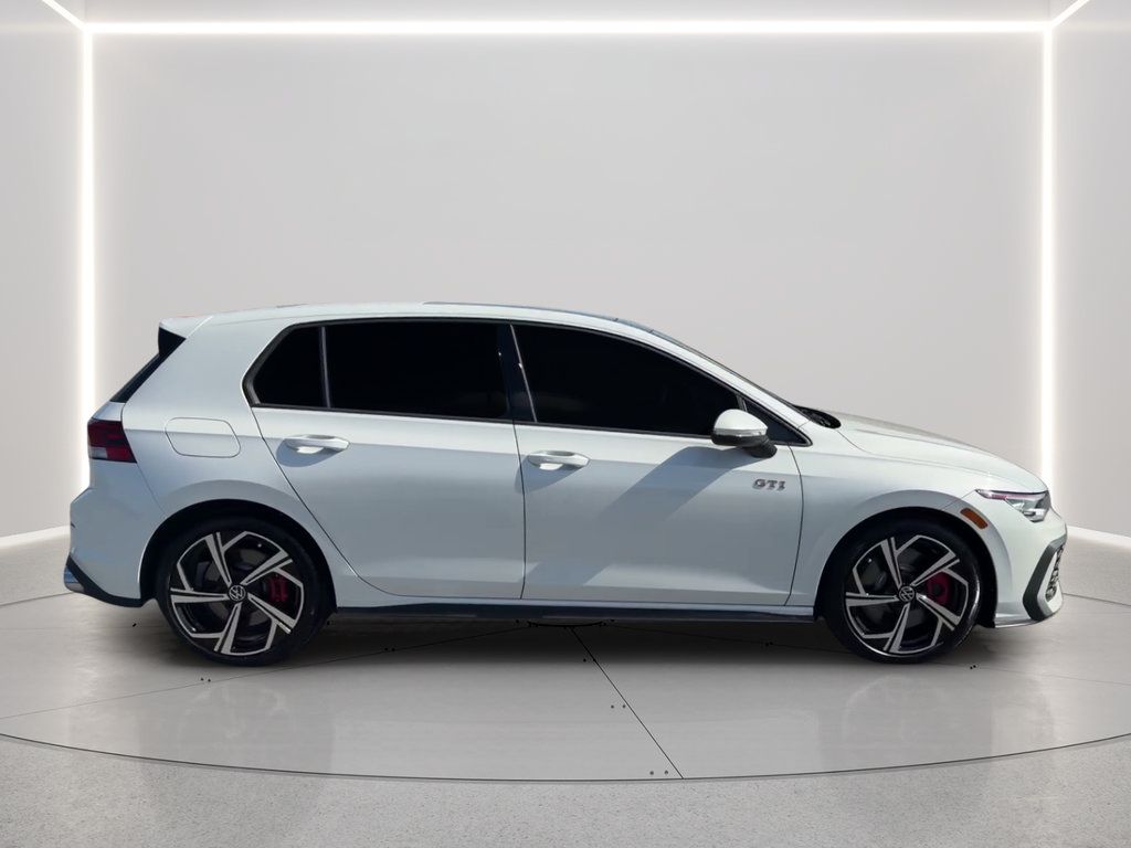 Used 2025 Volkswagen GTI SE FWD image 4
