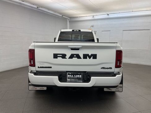 New 2026 RAM 3500 Laramie AWD/4WD image 4