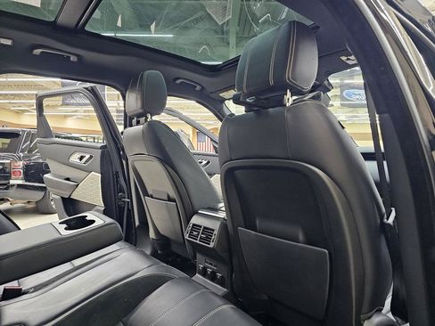 Used 2018 Land Rover Range Rover Velar R-Dynamic SE AWD/4WD image 24
