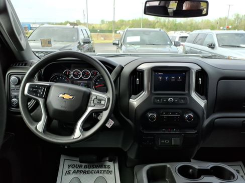 Used 2021 Chevrolet Silverado 2500 Custom w/ Custom Value Package image 9