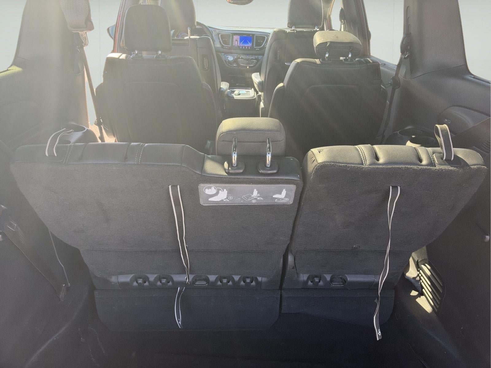 Used 2018 Chrysler Pacifica Touring-L Plus w/ Advanced Safetytec Group FWD image 21