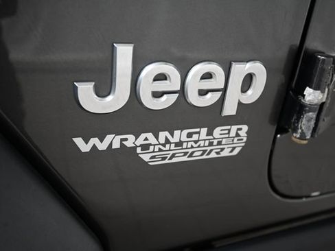 Used 2019 Jeep Wrangler Unlimited Sport S AWD/4WD image 21