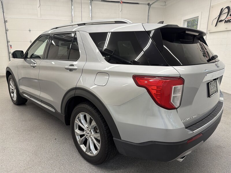 Used 2021 Ford Explorer Limited w/ Equipment Group 301A AWD/4WD image 7