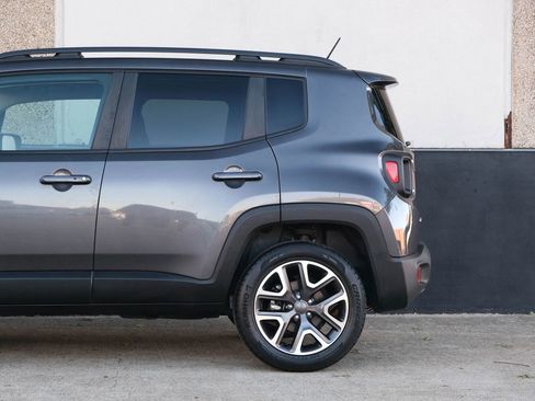Used 2017 Jeep Renegade Latitude image 8