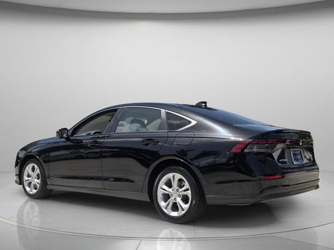 Used 2025 Honda Accord LX image 8
