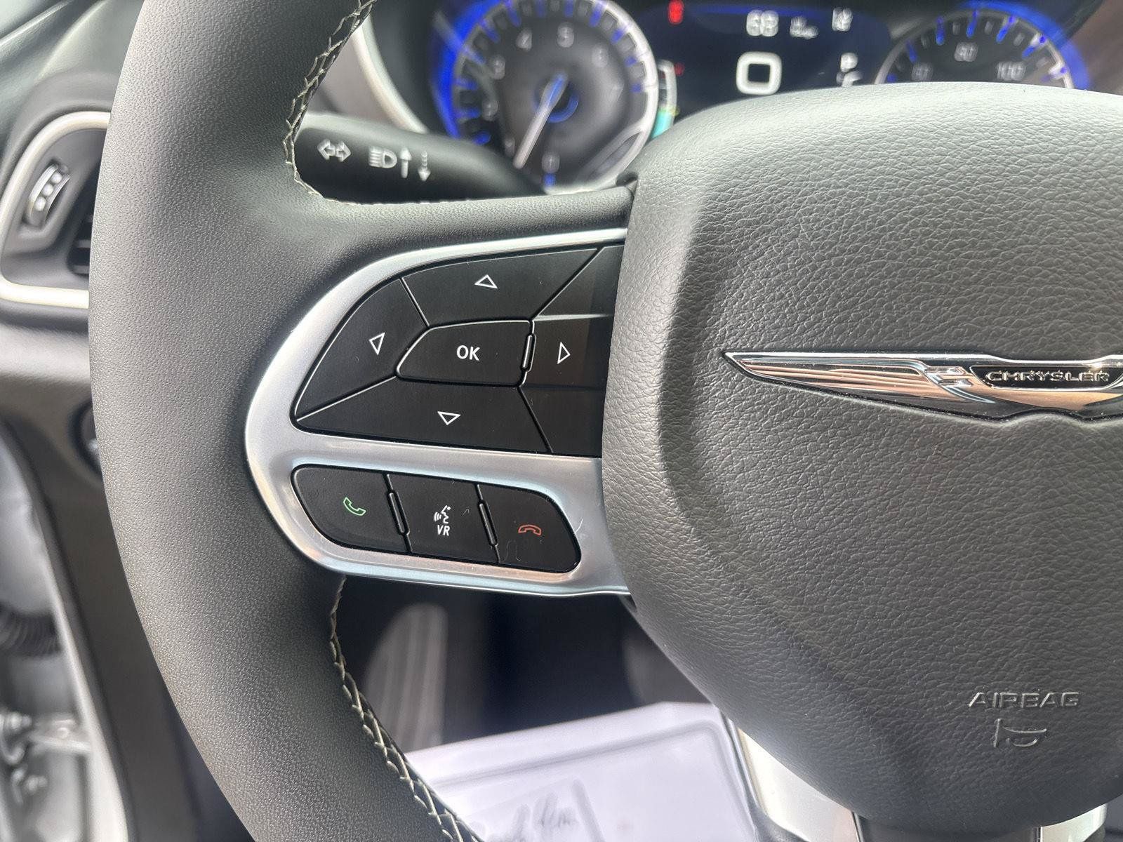 Used 2026 Chrysler Pacifica Select FWD image 20