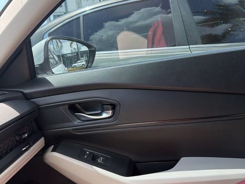 Used 2023 Honda Accord EX image 5