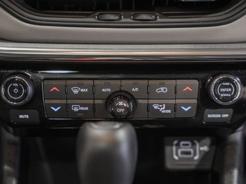 Certified 2024 Jeep Compass Limited w/ Sun and Sound Group image 28