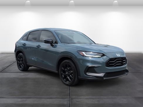 Certified 2025 Honda HR-V Sport image 2