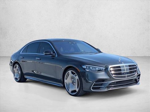 Used 2022 Mercedes-Benz S 500 4MATIC image 3
