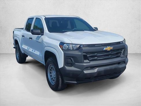 Used 2026 Chevrolet Colorado W/T w/ Advanced Trailering Package AWD/4WD image 3