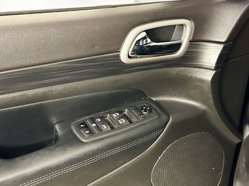 Used 2020 Jeep Grand Cherokee Altitude image 16
